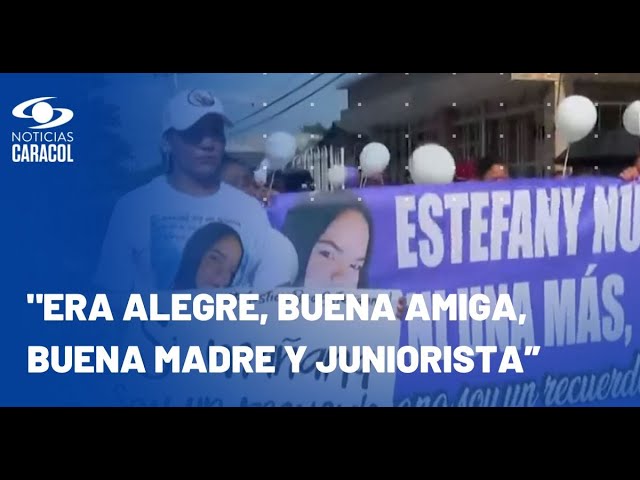 ⁣Familiares y amigos de Stefanny Barranco marcharon en Malambo tras su asesinato en Bogotá