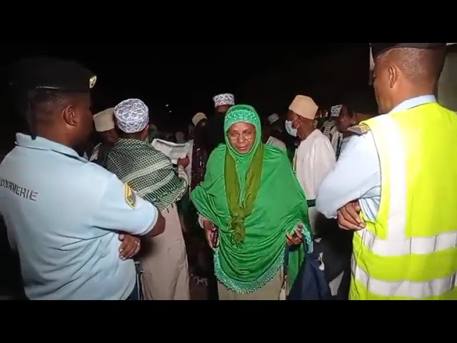 ⁣EN DIRECT AÉROPORT PRINCE SAID IBRAHIM : Départ du dernier contingent de pèlerins Comoriens .