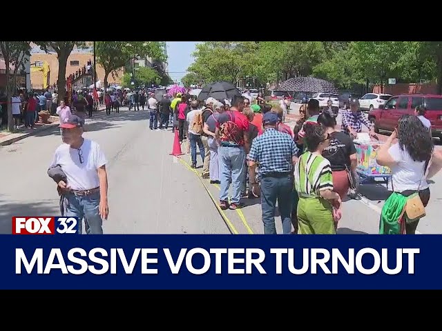 ⁣Massive crowds swarm consulate's office in Chicago to vote in Mexican election