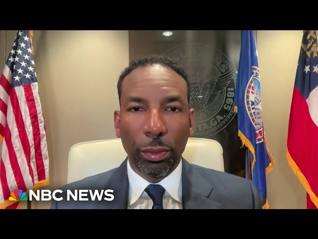 ⁣Atlanta Mayor Andre Dickens responds to criticisms over water main break response