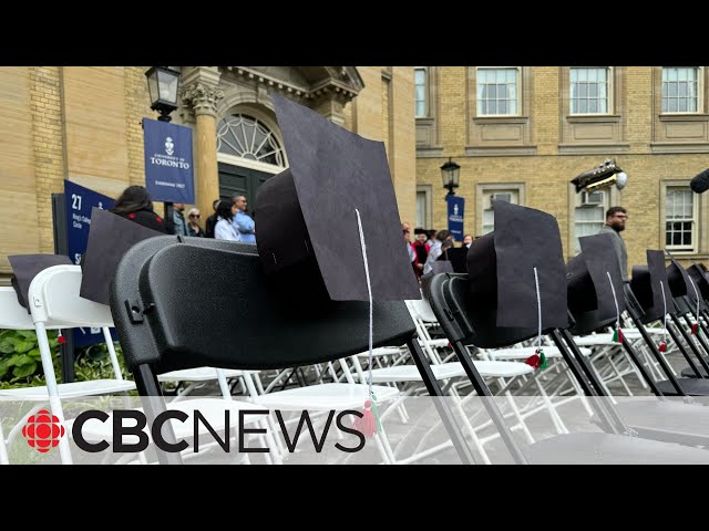 ⁣Protest held outside U of T as convocation ceremonies begin
