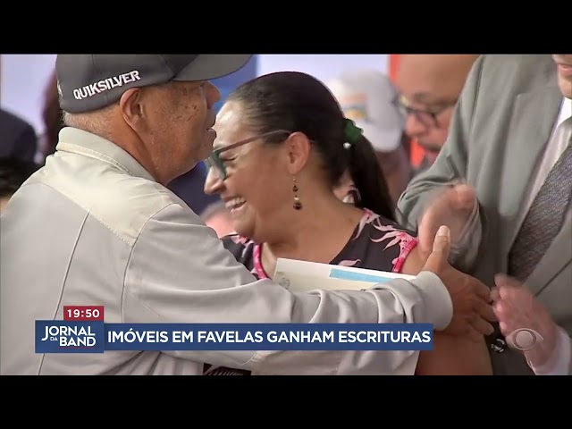 ⁣Imóveis em favelas ganham escrituras