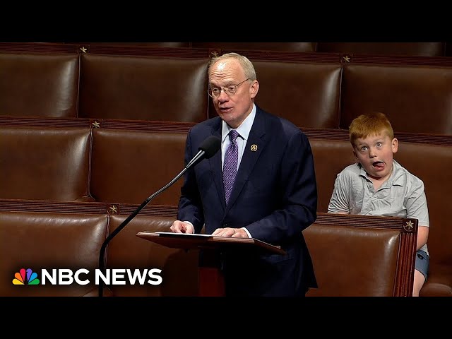 ⁣Watch: Congressman’s son makes faces during his dad’s speech on House floor