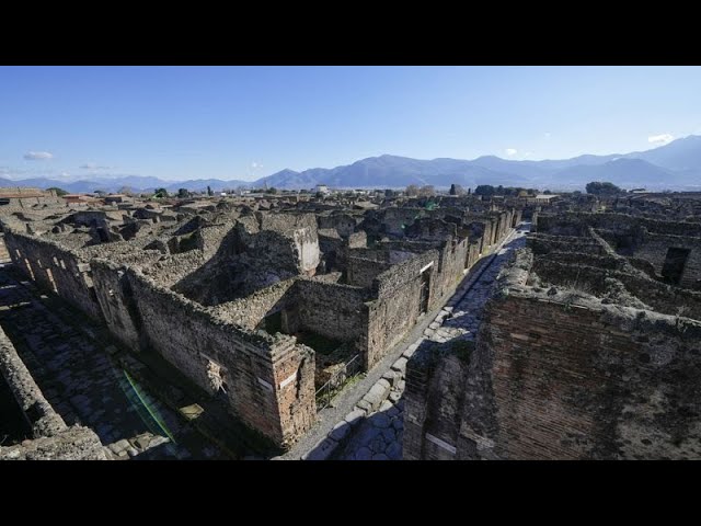 Un sanctuaire aux murs bleus retrouvé à Pompéi