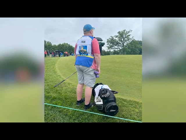 ⁣Random fan becomes emergency caddie at the Canadian Open