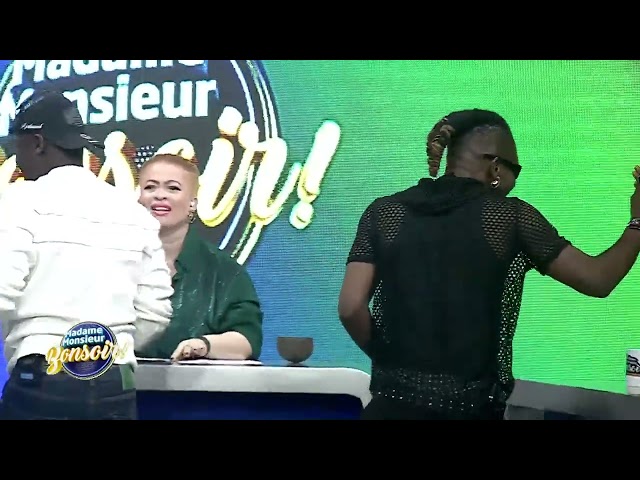 Dorty bat Agalawal au jeu du « cop-pou » sur "le tatami" de MMB.