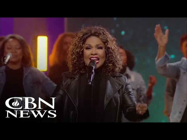 CeCe Winans' Newest Record Shoots to Number One After Sold-Out Tour