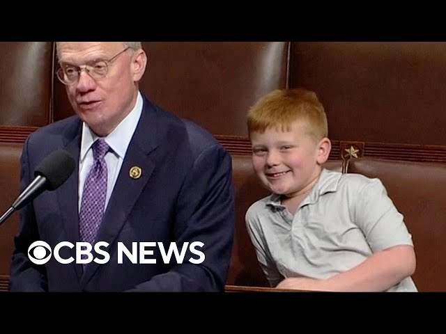 ⁣Congressman John Rose's son makes funny faces during House floor speech