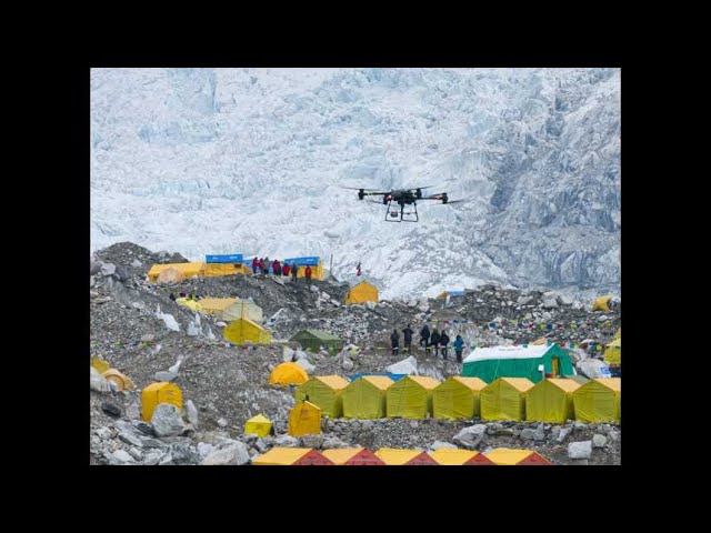 ⁣Un drone de livraison DJI part à l'assaut de l'Everest