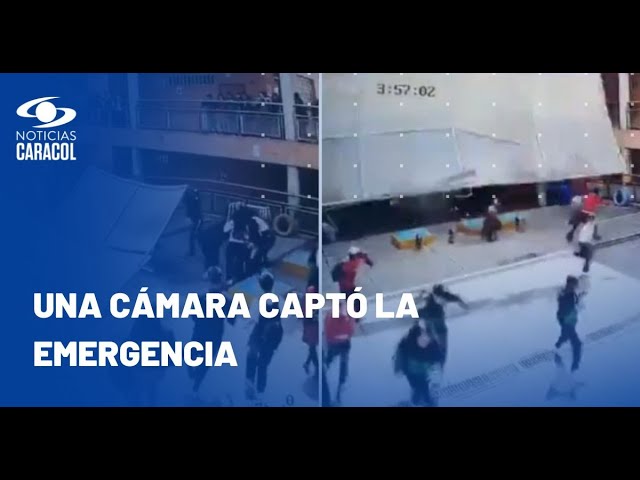 ⁣Vendaval arrasó con techo de colegio en Bogotá y dejó a dos alumnos heridos