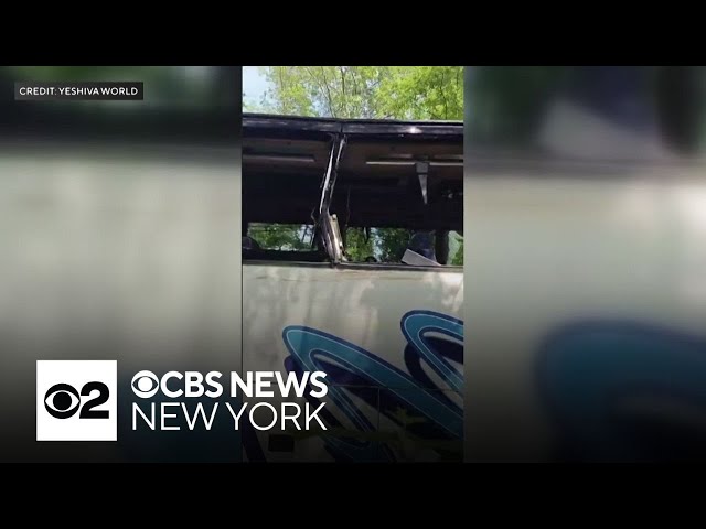 ⁣2 girls airlifted to local hospitals after bus crash in New Jersey