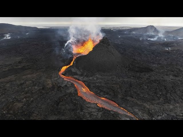 ⁣Zum fünften Mal seit Dezember: Spektakulärer Vulkanausbruch auf Island