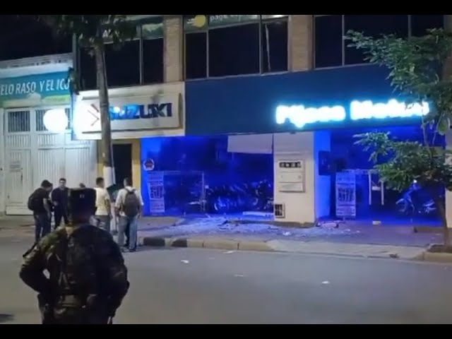 ⁣Zozobra en Neiva por atentado con explosivos contra un concesionario de motocicletas