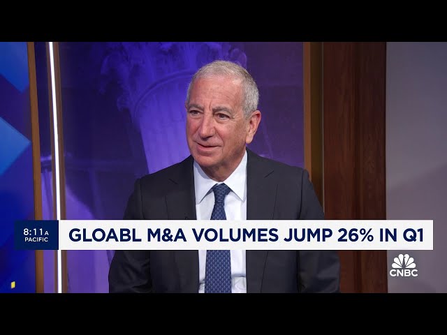 ⁣Ken Moelis: Risk of post-election rate hike is possible if inflation stays sticky