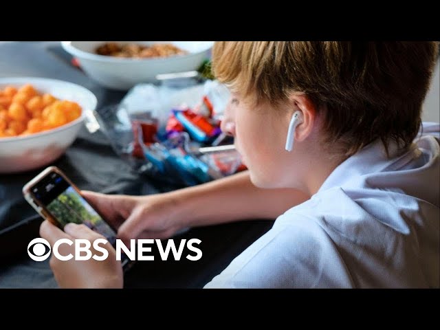 ⁣Could laws help curb kids' social media use?