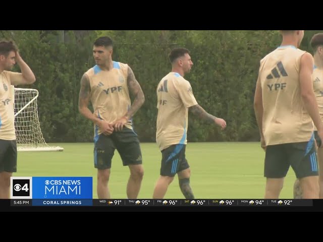 ⁣Messi practices with Argentina in Fort Lauderdale