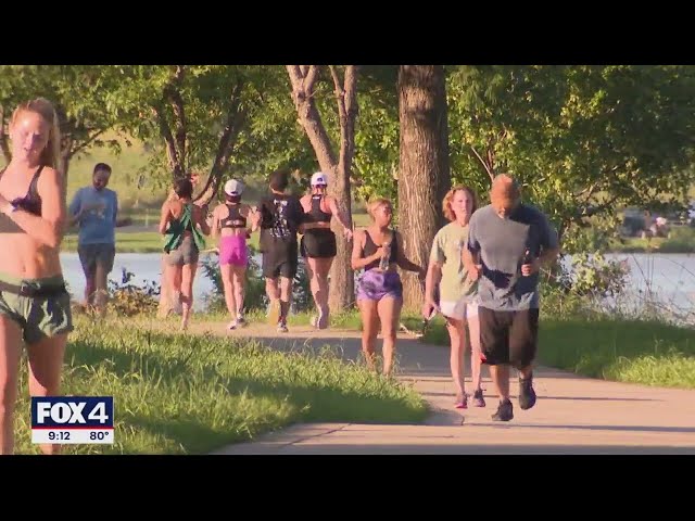 ⁣White Rock Lake runners on high alert as police search for sex assault suspect