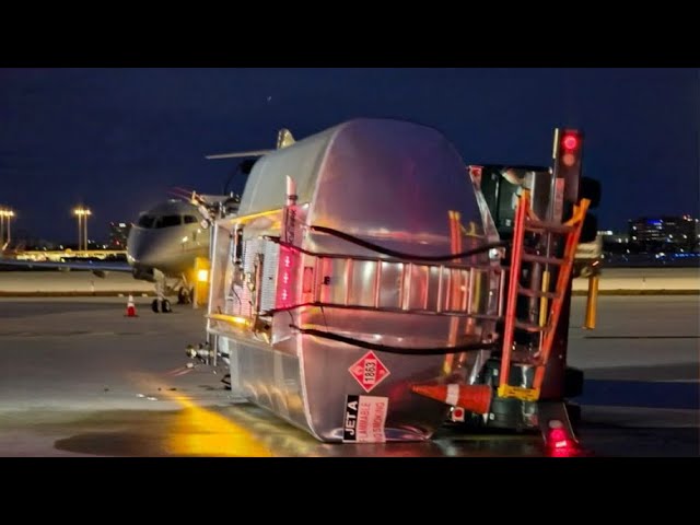 ⁣Camión cisterna se vuelca  en la pista del Aeropuerto Internacional de Miami, derramando combustible