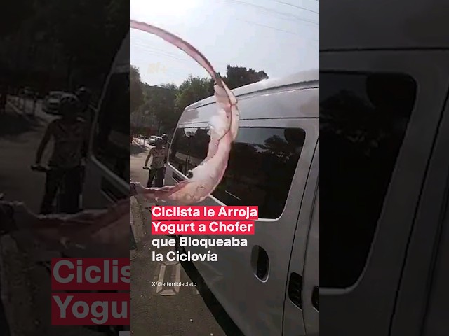 ⁣Ciclista le arroja yogurt a chofer que bloqueaba ciclovía en la colonia Roma - N+ #Shorts