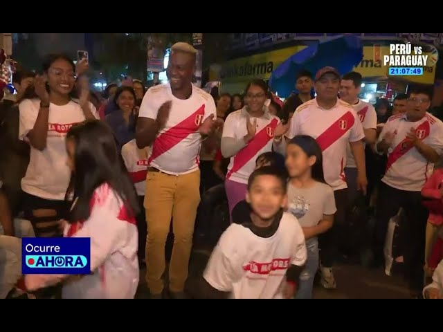 ⁣Gamarra ya vive la previa del Perú vs Paraguay al ritmo de la música criolla