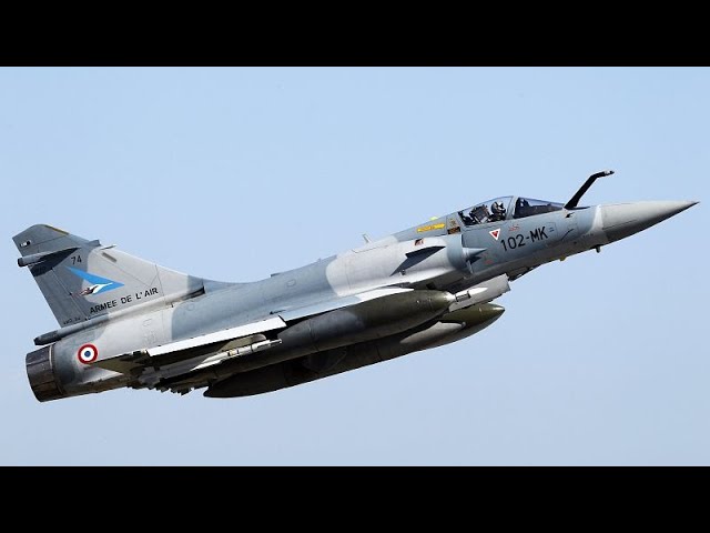 ⁣Macron señala que Francia proporcionará a Ucrania aviones de combate Mirage para defenderse de R…