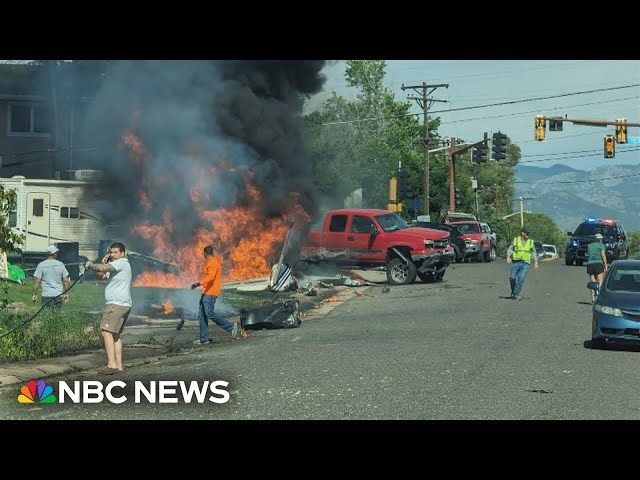 ⁣Small plane crashes into Colorado neighborhood, injuring 4
