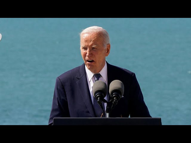 ⁣À la Pointe du Hoc, Joe Biden refuse de "croire que la grandeur des États-Unis est fanée"
