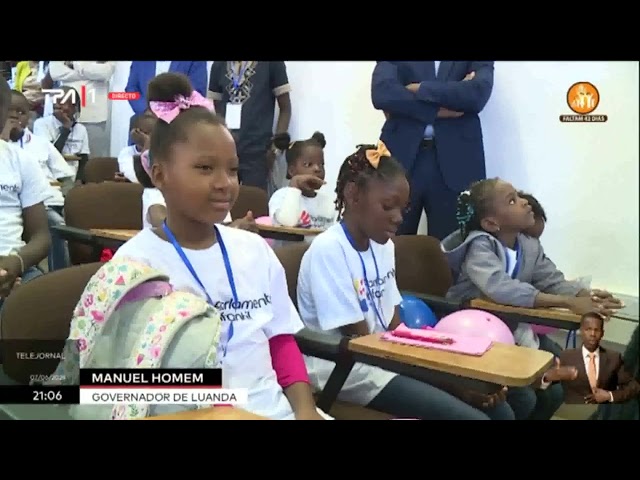 ⁣Parlamento Infatil  - Junta crianças de várias escolas de Luanda
