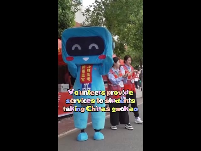 ⁣Volunteers provide services during gaokao in China's Shenyang