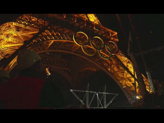 ⁣Париждегі Эйфель мұнарасына Олимпиада символы орнатылды