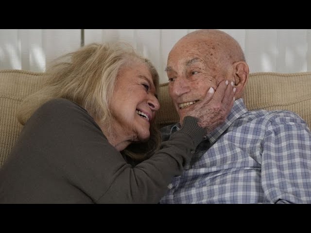 ⁣100 year old US war veteran marries his 96 year old sweetheart
