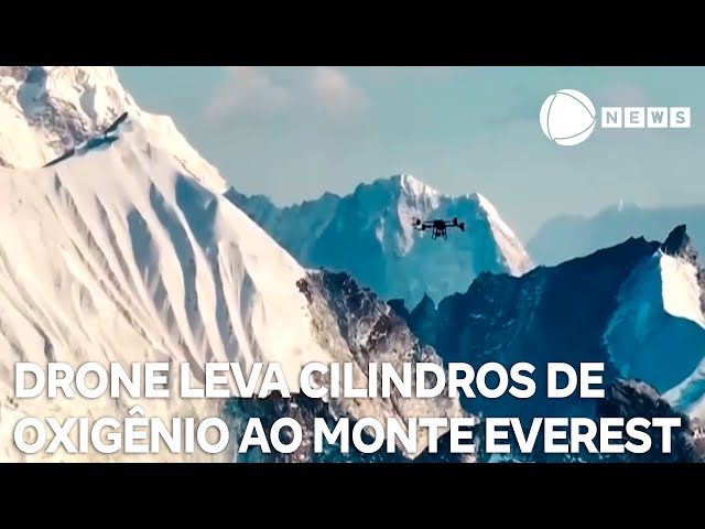 ⁣Drone leva cilindros de oxigênio e suprimentos ao Monte Everest
