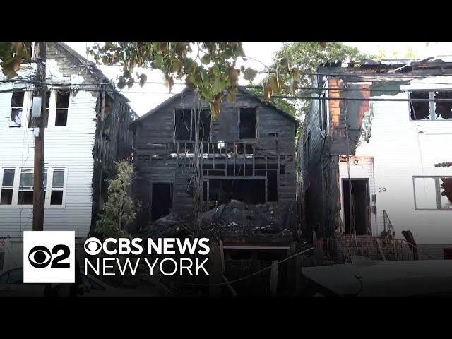 ⁣Nearly 2 dozen displaced by raging house fire in Bayonne, N.J.
