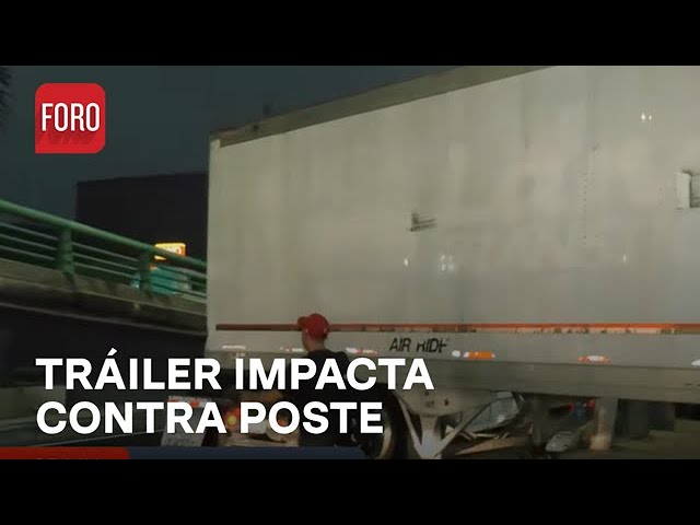 ⁣Tráiler tira poste de alumbrado en alcaldía Iztacalco, CDMX - Las Noticias