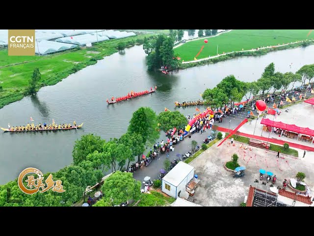 ⁣Pingyang : Les villageois font des courses de bateaux-dragons