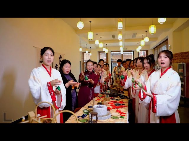 ⁣Bozhou : La fête des bateaux-dragons dans la ville natale de Hua Tuo