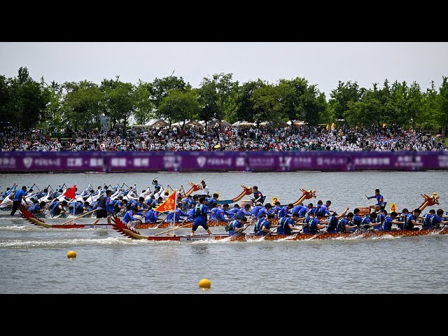 ⁣Live: 2024 Chinese Dragon Boat Race held in Yancheng City, east China's Jiangsu Province