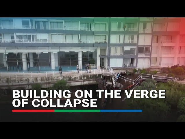⁣WATCH: Chilean building on the verge of collapse after heavy rains