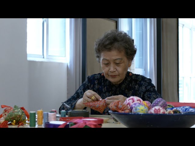 ⁣Shanghai's 'Grandma of Scented Sachets' develops over 200 varieties