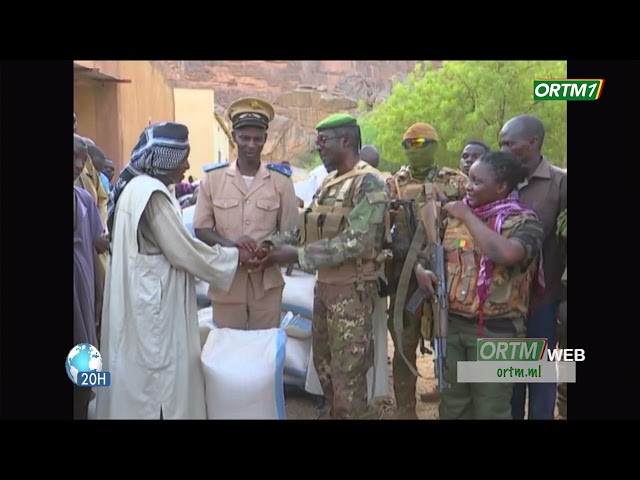 ⁣FAMa | Visite du commandant de la zone de défense N°06 dans les postes Djenné, Douentza et Hombori.