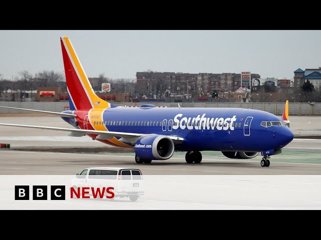 ⁣Air traffic control mistake caused near-collision at US airport | BBC News