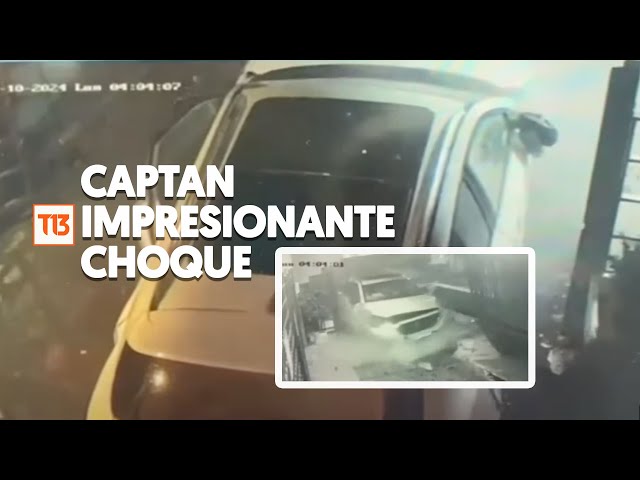 ⁣Cámara de seguridad captó choque de auto con antejardín de edificio en Providencia