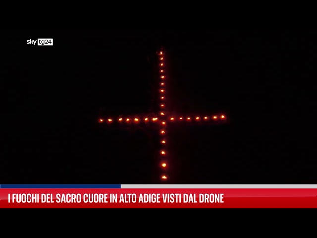 ⁣Alto Adige, i fuochi del Sacro Cuore visti dal drone