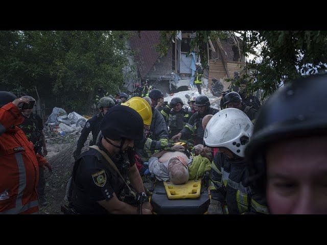 ⁣Luftangriff auf Charkiw: Mehrere Verletzte und zwei beschädigte Wohnhäuser