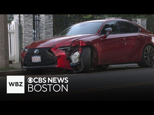 ⁣Suspect still wanted after stealing car and hitting more than a dozen parked cars in Boston