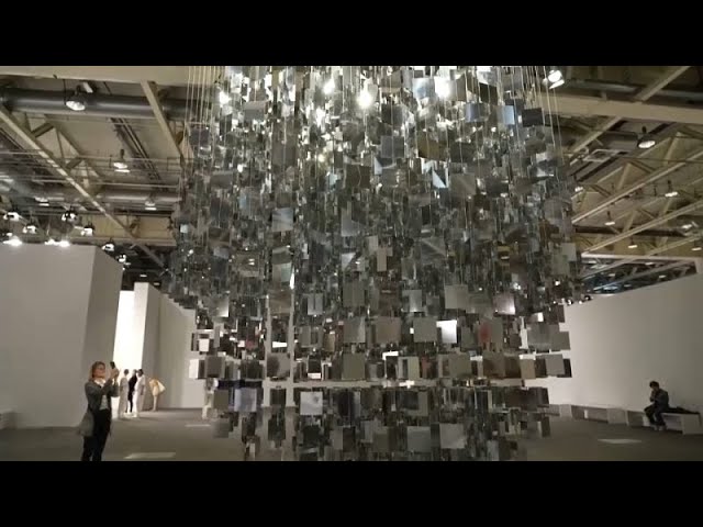⁣Steine, Metallstangen und Gummischläuche: Kunst auf 16.000 Quadratmetern in Basel