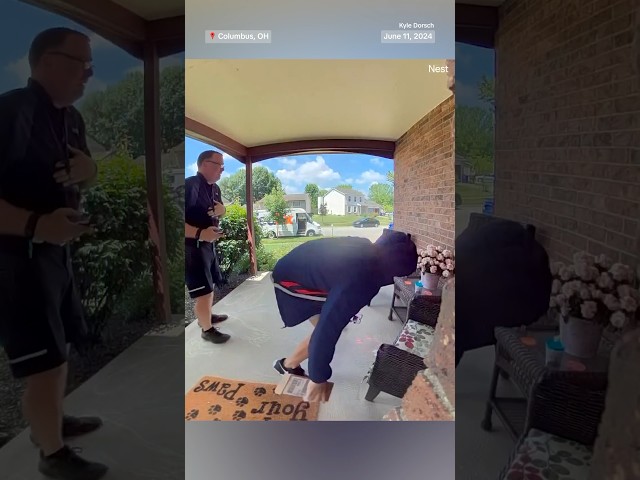 ⁣Porch pirate steals package seconds after it’s delivered