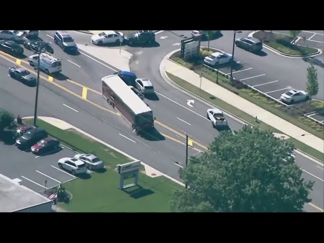 ⁣Atlanta bus hijacked with passengers aboard, 1 killed