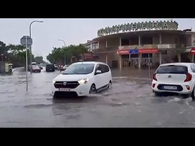 ⁣NO COMMENT: Las inundaciones paralizan el aeropuerto de Palma de Mallorca