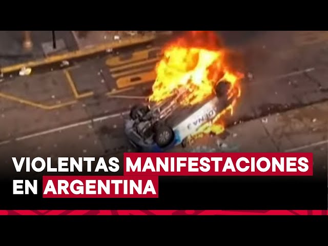 ⁣Argentina: continúan protestas frente al Congreso por la Ley Bases que trata el Senado